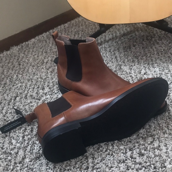 Banana Republic Chelsea boots - Picture 2 of 4
